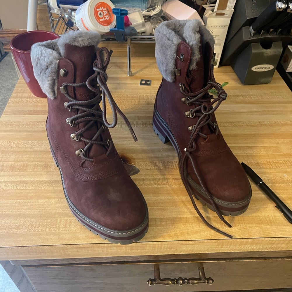 Lady’s Timberland boots